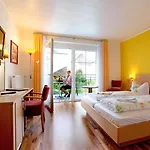 Zum Moselstrand 3*