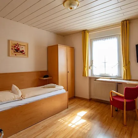Hotel Winzerhotel Und Restaurant Zum Moselstrand