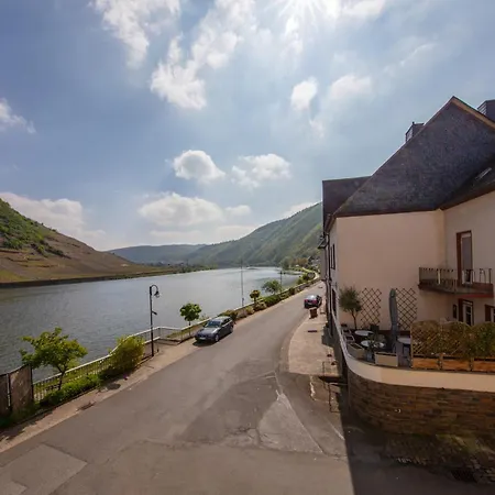 Hotel Winzerhotel Und Restaurant Zum Moselstrand 3*