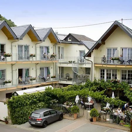 Zum Moselstrand Otel