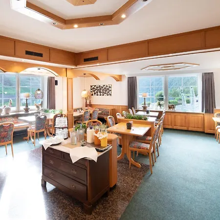 Zum Moselstrand Otel 3*