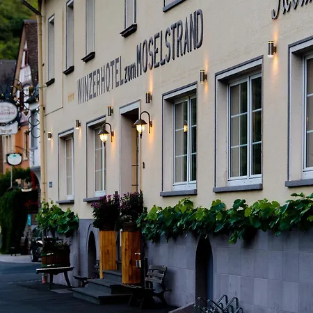 Zum Moselstrand 3*