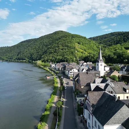 Hotell Zum Moselstrand 3*