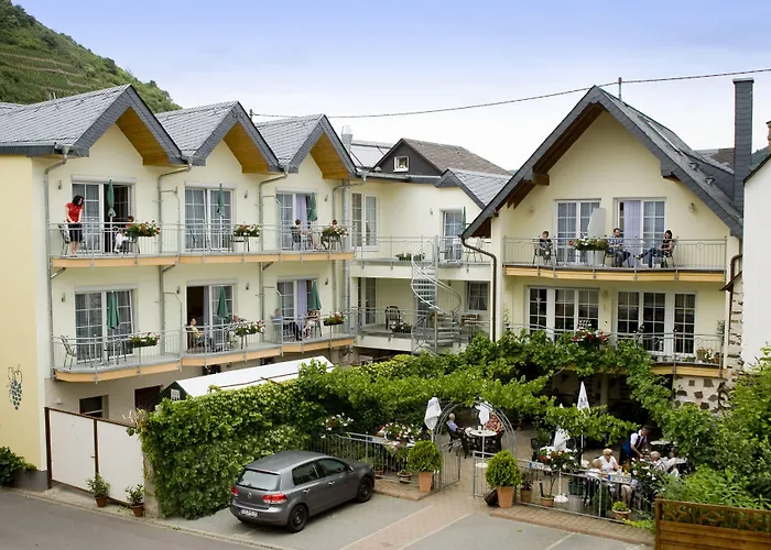 Zum Moselstrand Hotel