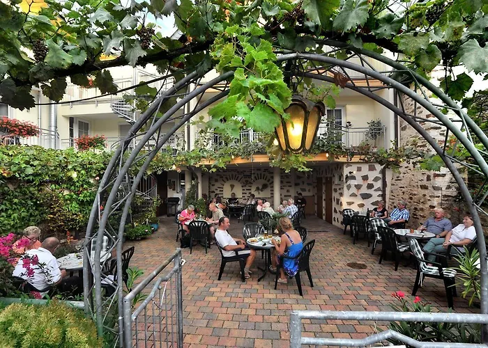 Zum Moselstrand Hotel 3*