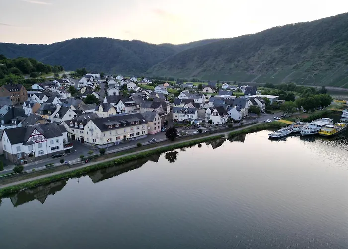 Zum Moselstrand Hotell Briedern