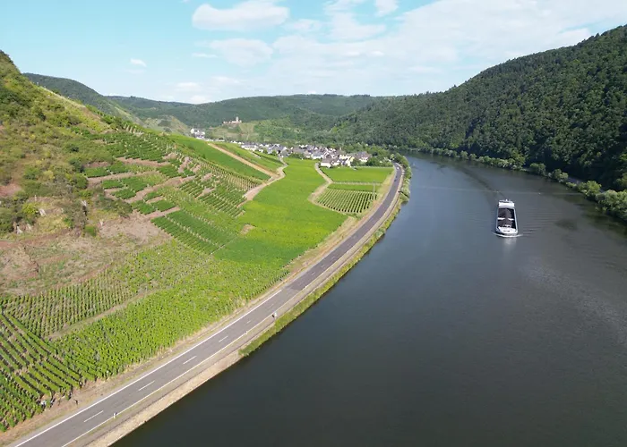 Hotell Zum Moselstrand 3*